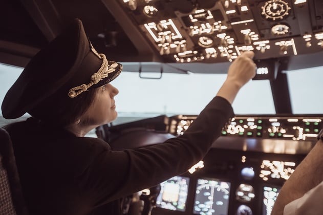 Female-pilot-cockpit.jpg