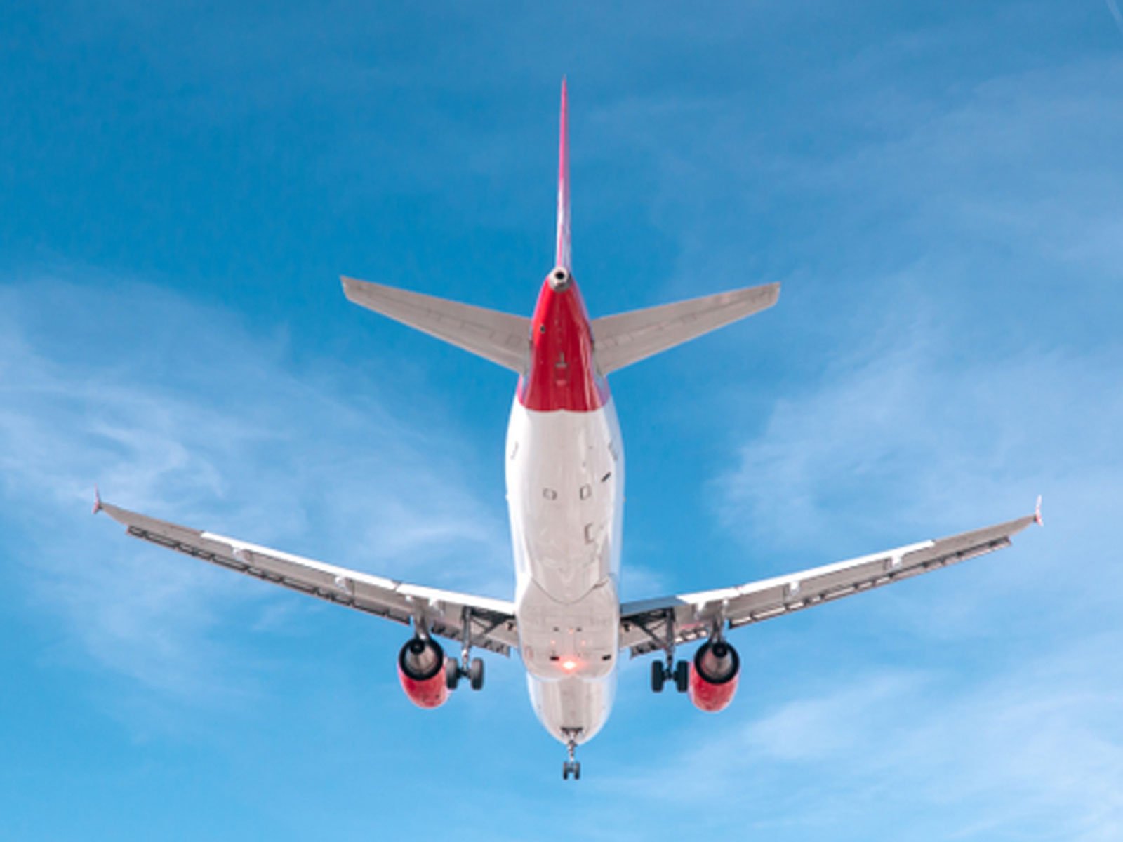 boeing-aircraft-blue-skies-up-zoom-in-content-card